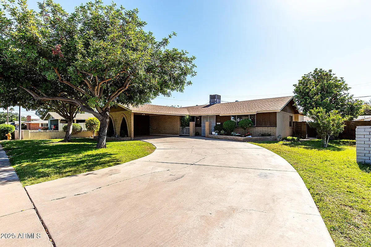 Building Photo - 518 N Cheri Lynn Dr