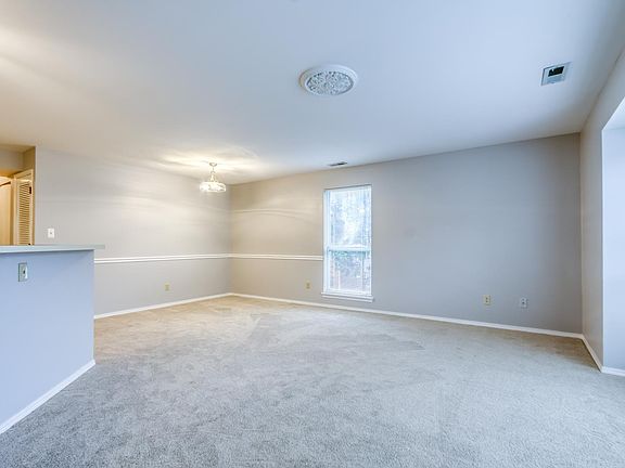 3rd image of 1344 Highland Oaks Dr Unit B