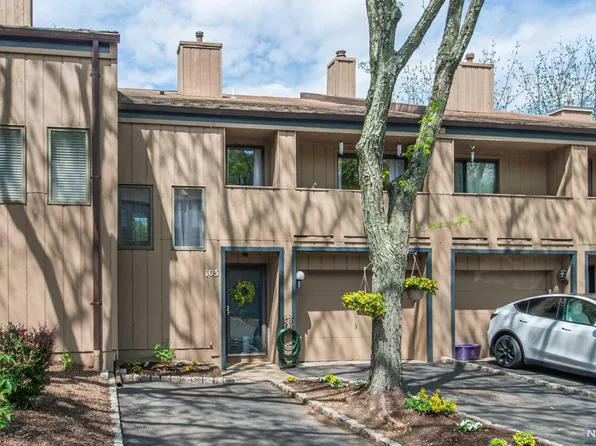 103 Stephanie Dr, North Caldwell, NJ 07006