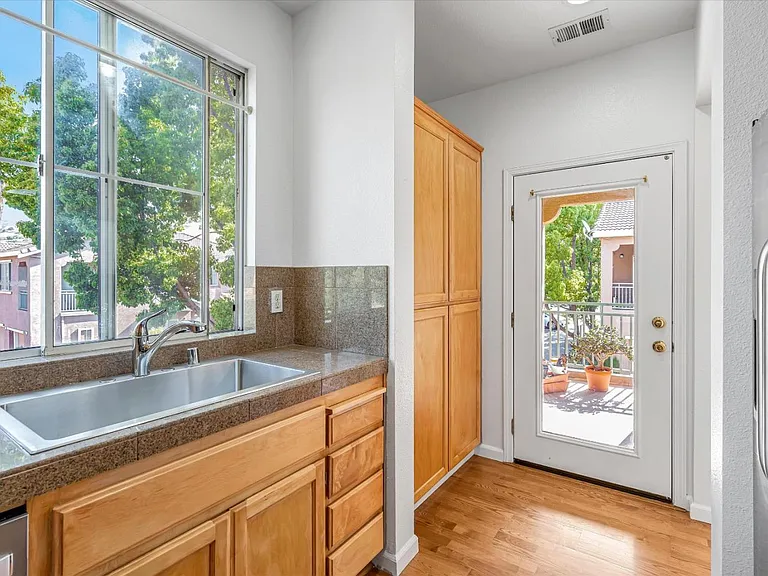 3654 Jasmine Cir — Photo 6
