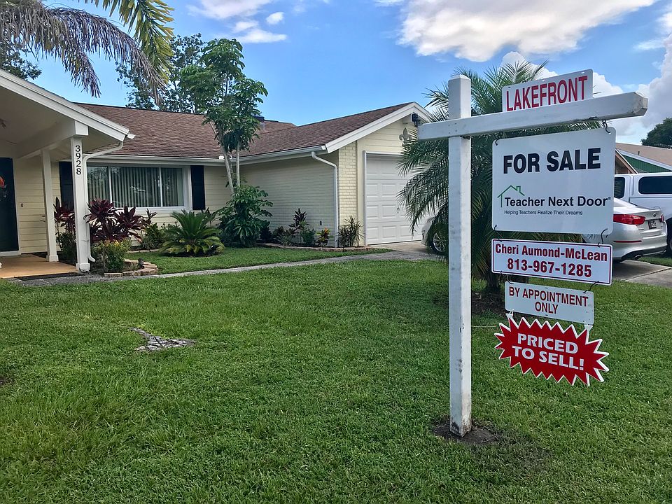 Beautiful Lake Front Home 