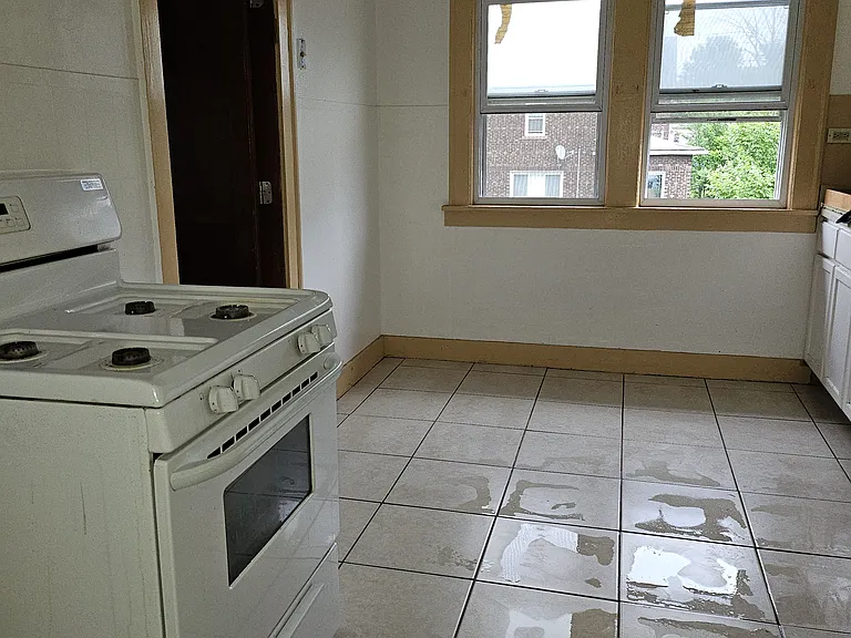 10208 Rosehill Ave #UP — Photo 7