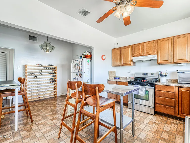 1300 Randolph Dr — Photo 25
