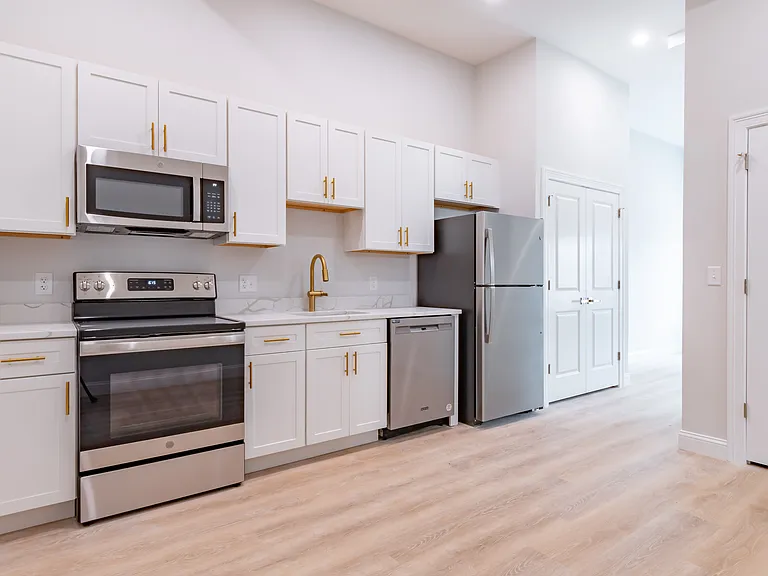 146 Main St #203 — Photo 1