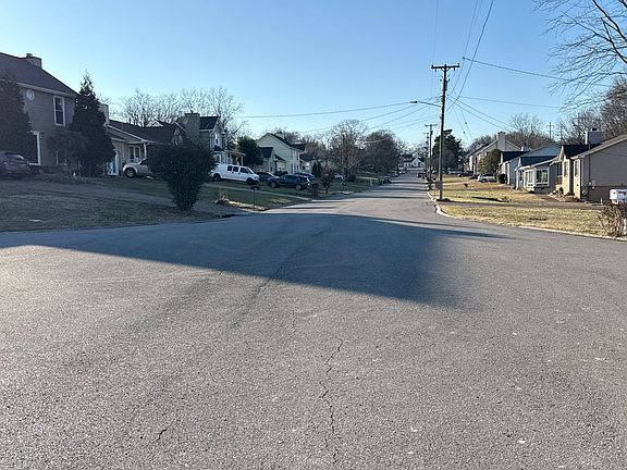 4th image of 400 Amquiwood Ct