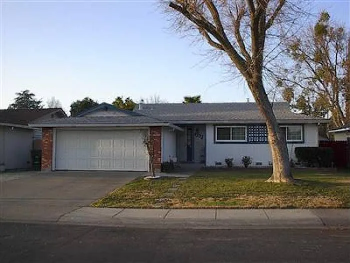 4593 Beechnut Way photo 1