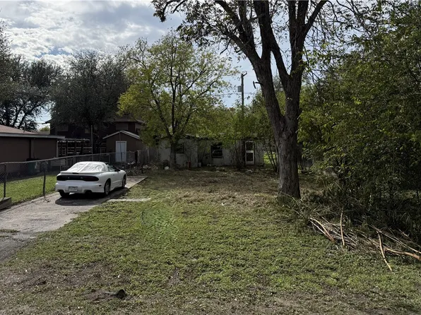 205 Kline St, Gregory, TX 78359