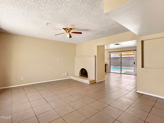 3rd image of 8717 W CLARENDON Avenue