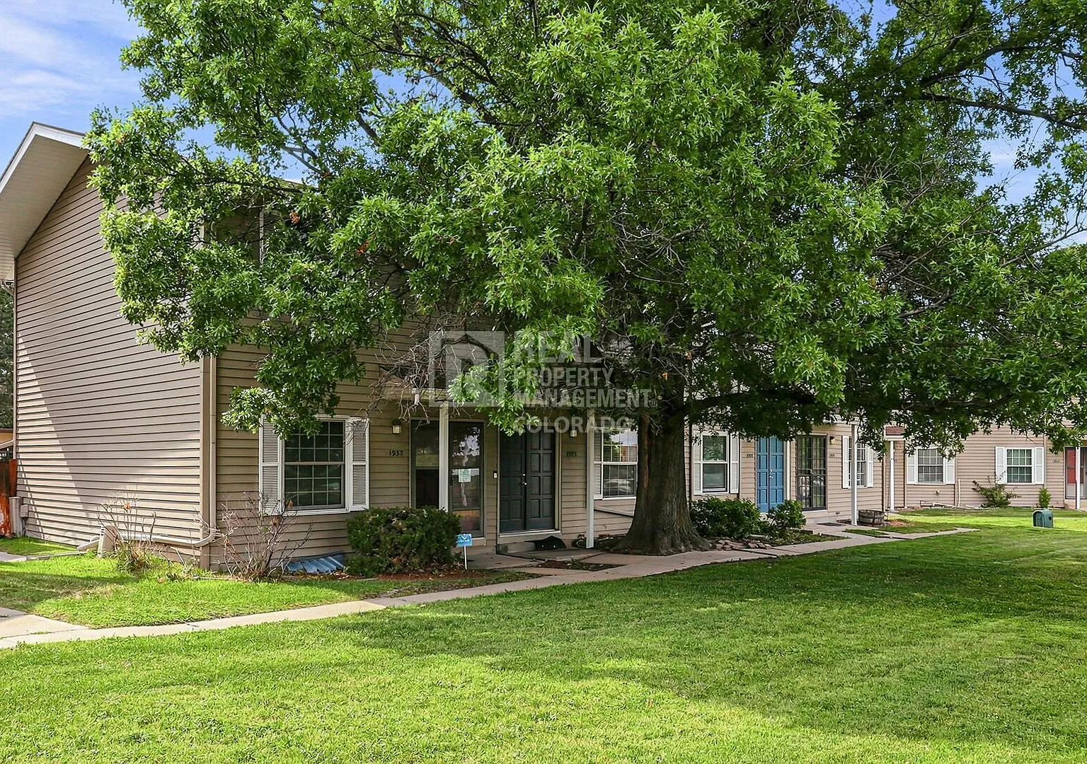 Updated 2-Bedroom Townhome with Finished Basement & Community Pool — Photo 3