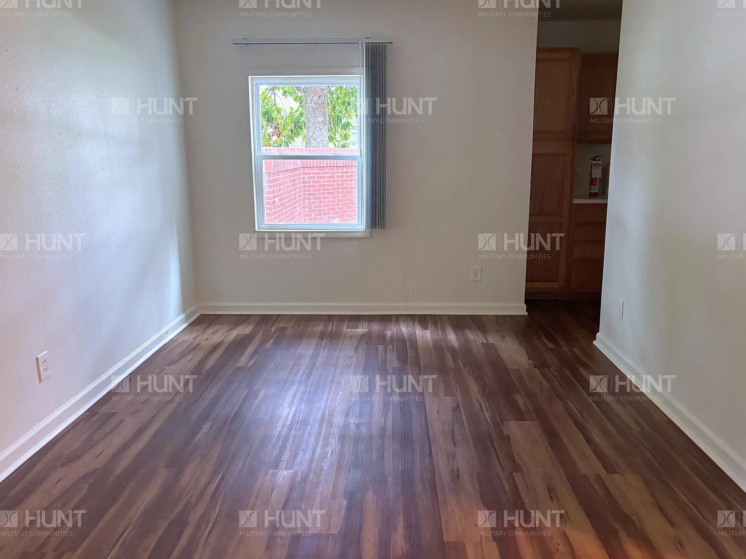 4 bed, 2.5 bath, 1727 sqft, $1,950 — Photo 3