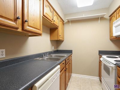4518 Y A Tittle Ave APT 20, Baton Rouge, LA, 70820