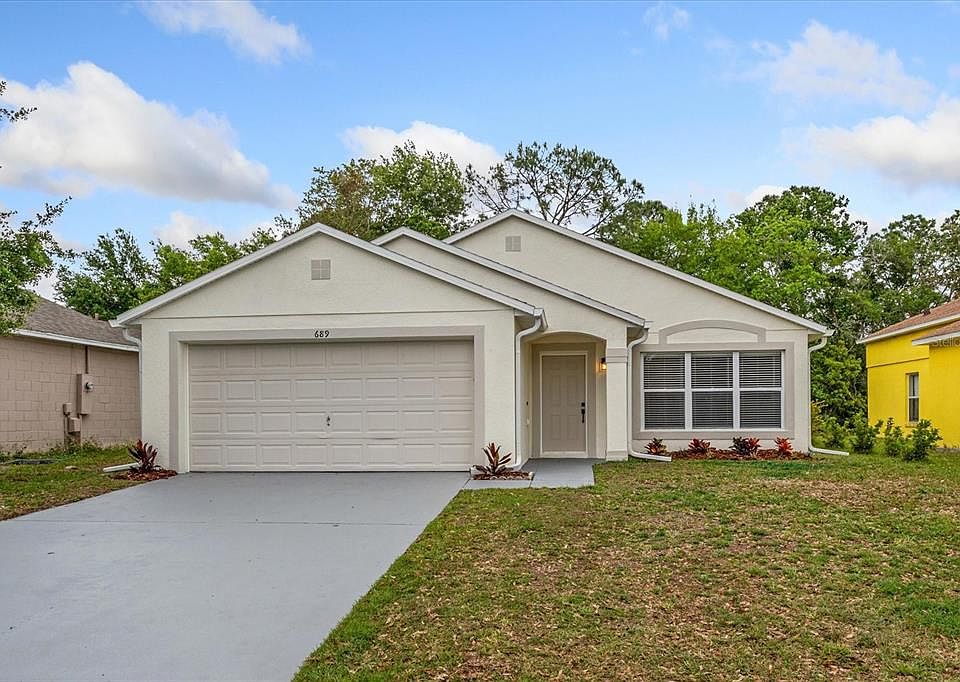 1st image of 689 Palmera St