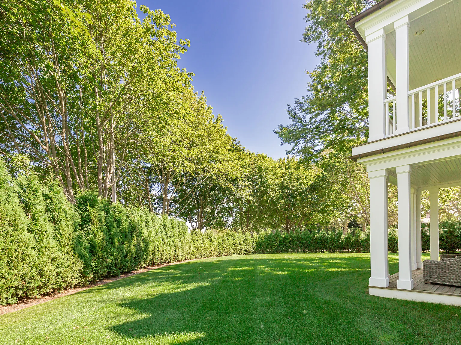 Southampton Village - Close to Beach — Photo 4