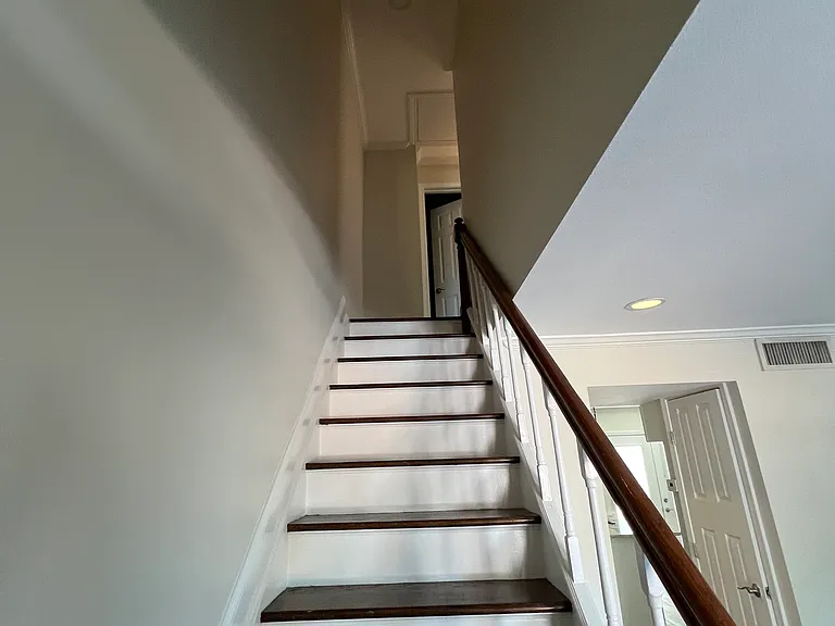 218 Terry Pkwy #B — Photo 4