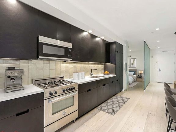 3rd image of 1875 Mission St APT 412
