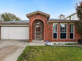 7916 Fox Chase Dr, Fort Worth, TX 76137