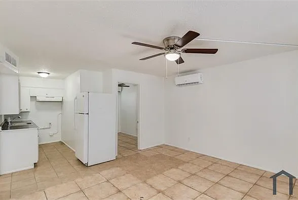 1 bed, 700 sqft, $995 — Photo 4