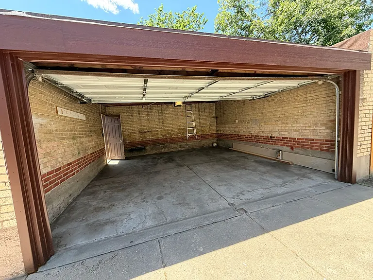 340 S Franklin St — Photo 27