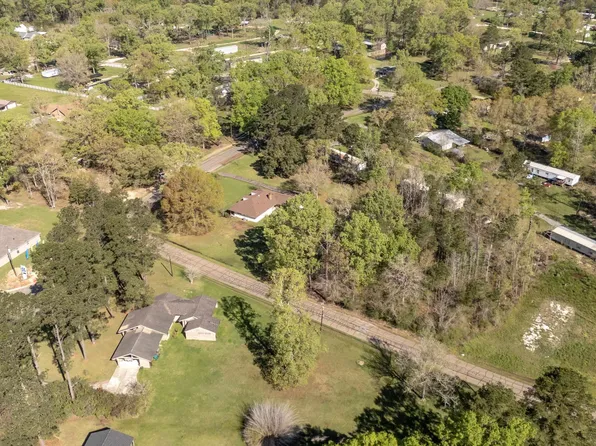 Alysha Dr, Denham Springs, LA 70726