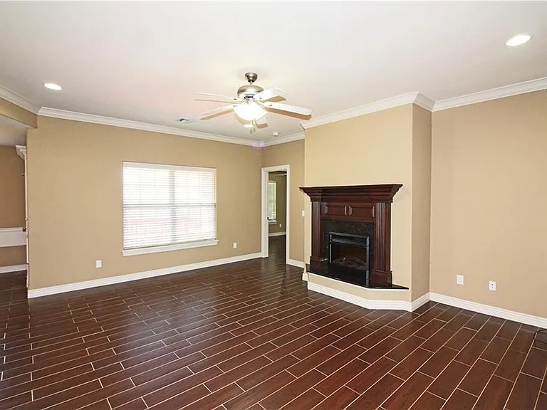 4302 Lilly St — Photo 11