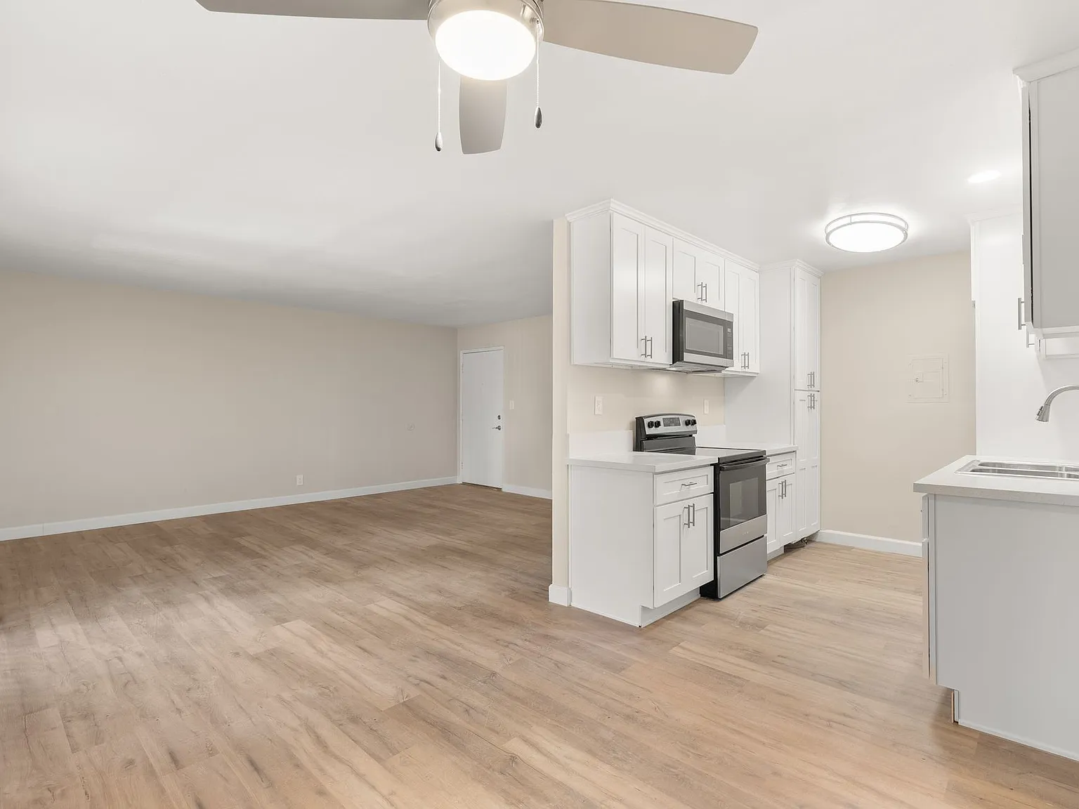 Applewood Apartments — Photo 2