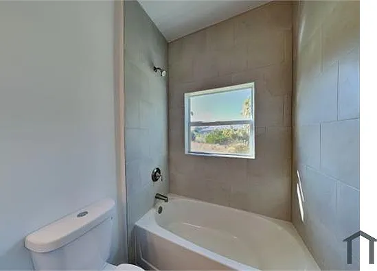 20241 Lorette Ave — Photo 12