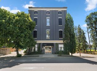 11 West St #405, Brantford, ON N3T 3E4