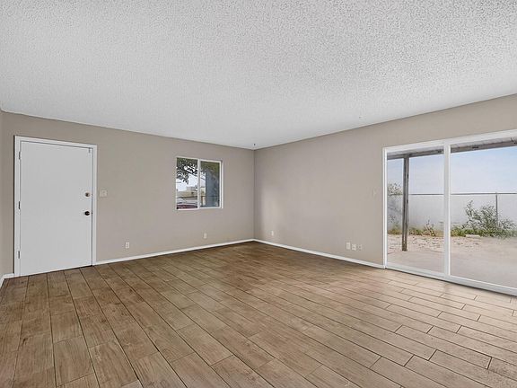 4th image of 620 Turquoise Ct NE