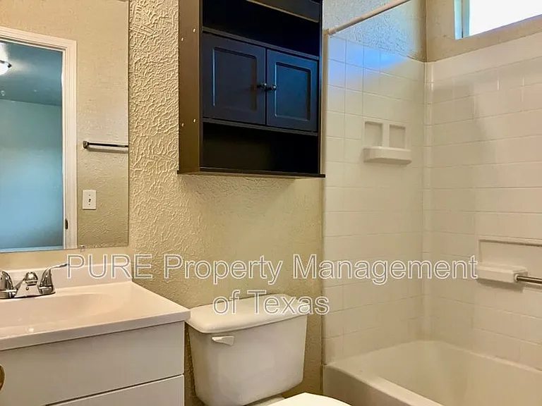 615 Losoya Ct — Photo 13