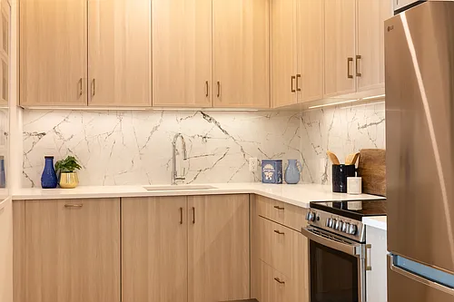 240 Willoughby St #17C Photo 1