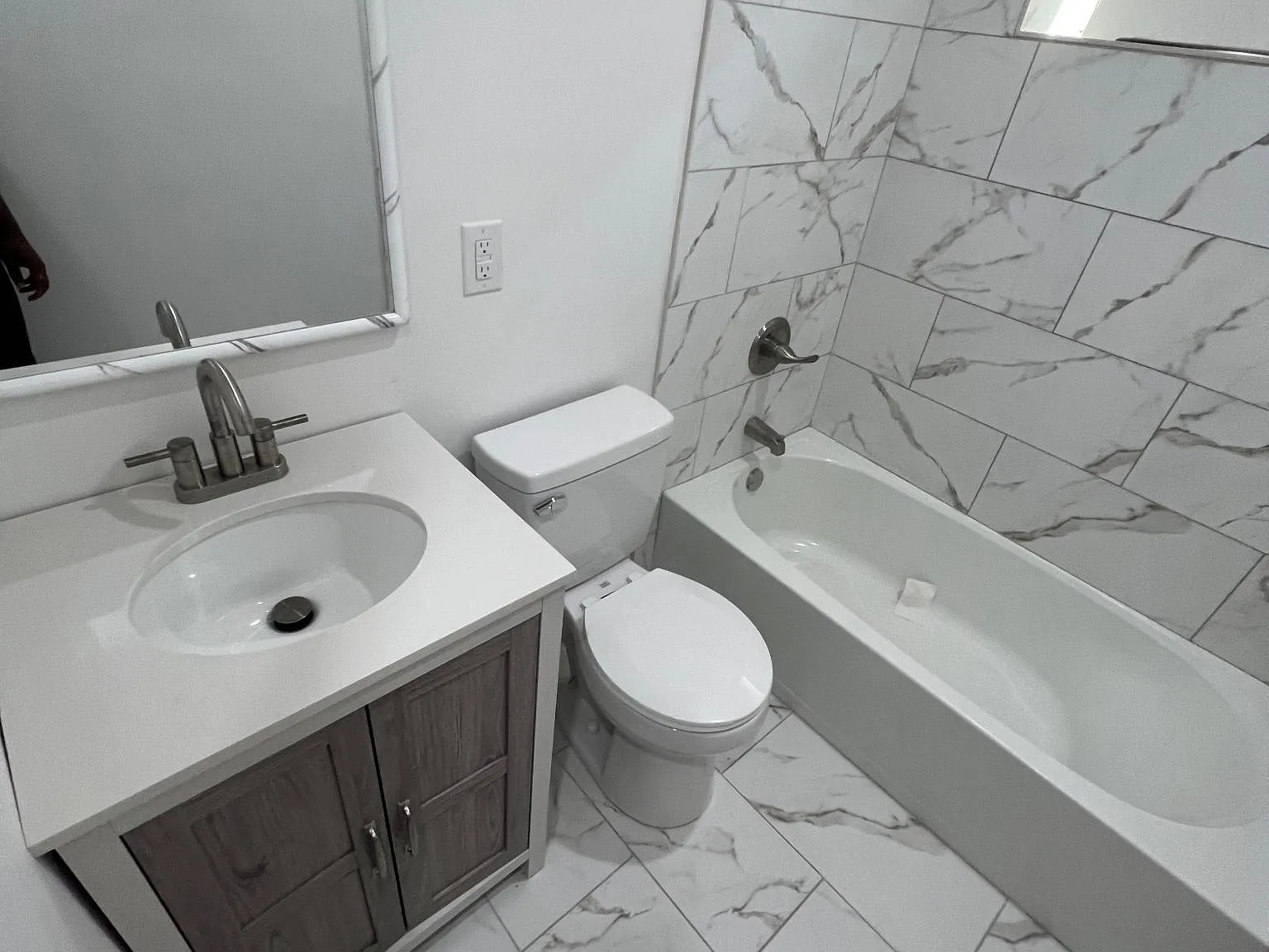 5301 W Montgomery Ave — Photo 3
