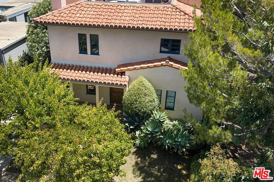 4 bed, 4.0 bath, 2433 sqft, $15,000 — Photo 3