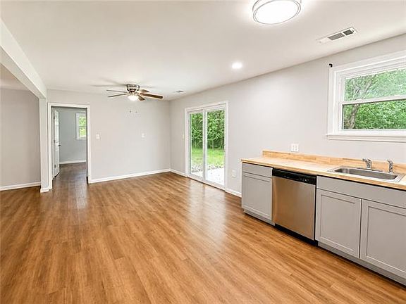 5th image of 35346 Garden Dr