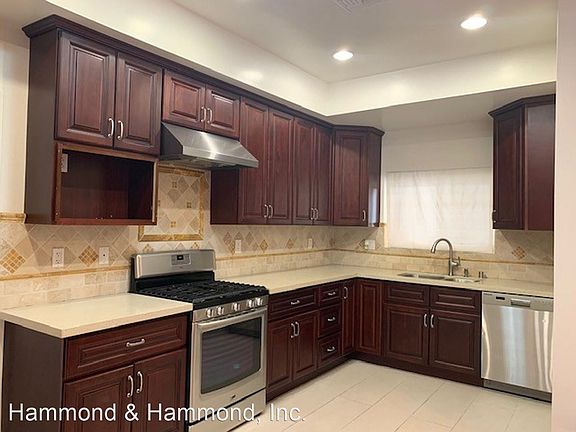 3rd image of 6125 Shadyglade Ave