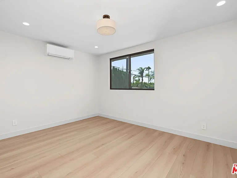 5841 Whitworth Dr — Photo 16