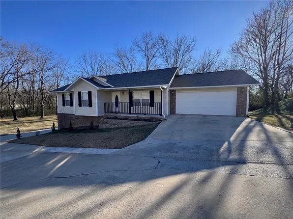 808 Parkview Dr, Harrison, AR 72601