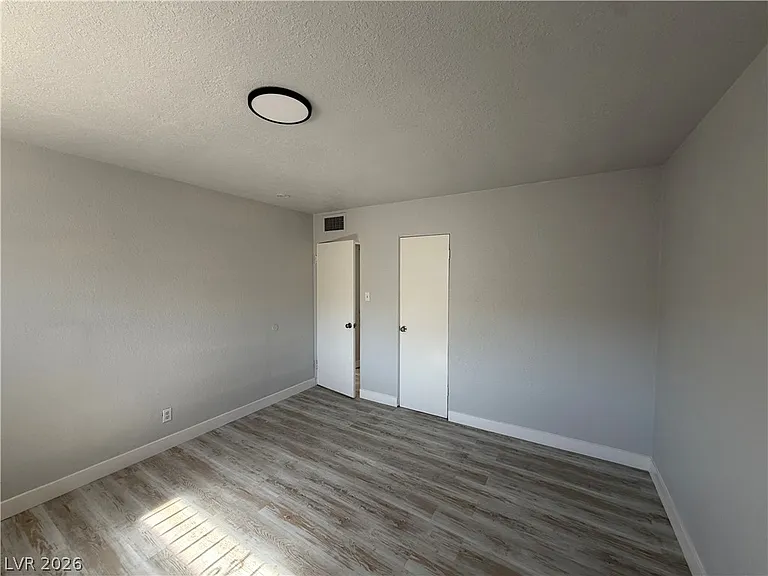 2111 Stewart Ave #B — Photo 22