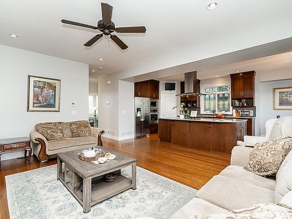 3rd image of 23641 112a Ave