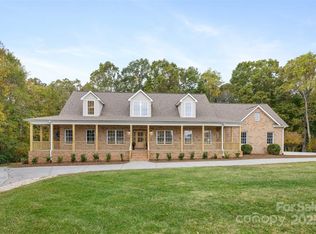 15906 Youngblood Rd, Charlotte, NC 28278