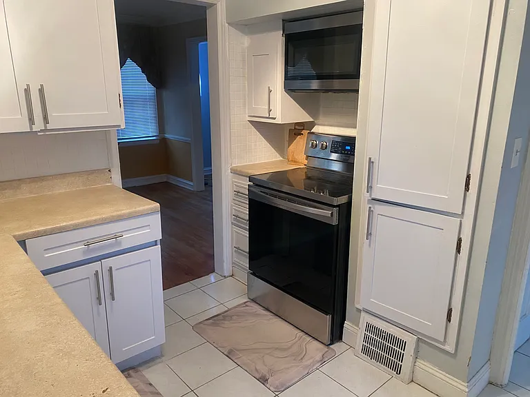 Kitchen (2nd view)