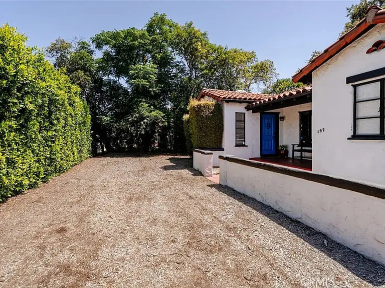 1574 N Orange Grove Ave — Photo 29
