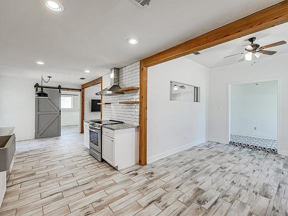 5th image of 214 Winding Creek Dr