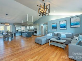 124 Martin Branch Rd, Leicester, NC 28748