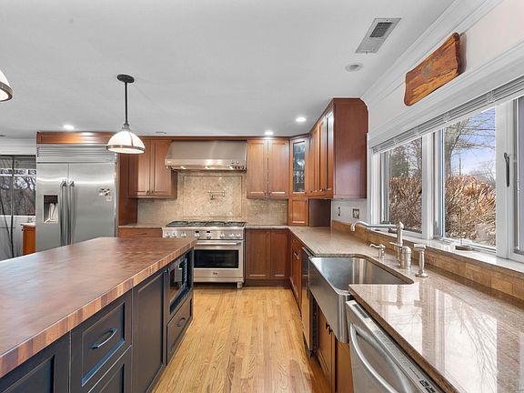 4th image of 57 Gray Rock Road