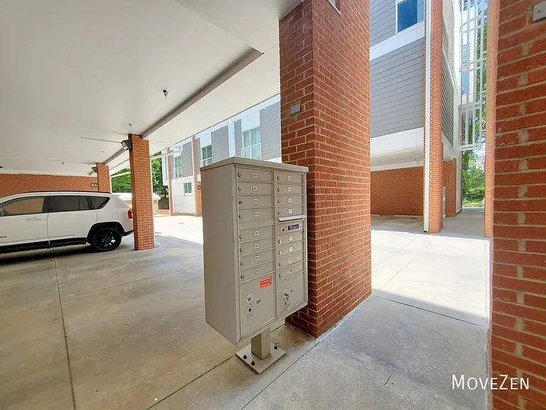 295 McDonald Ave — Photo 10