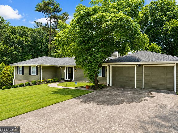 2nd image of 840 Sugar Creek Dr SE