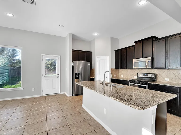 5407 Baronet Dr — Photo 10