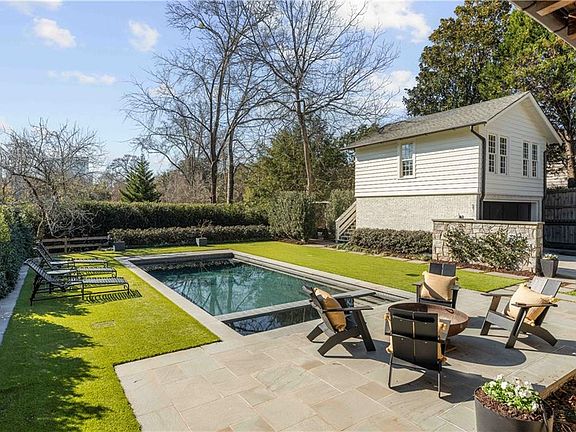 5th image of 125 Palisades Rd NE