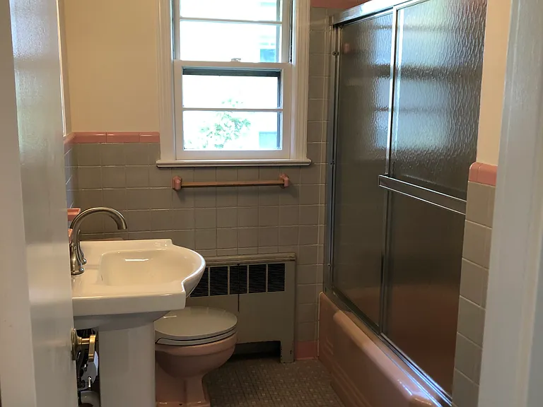 85 Phelps Ave — Photo 13