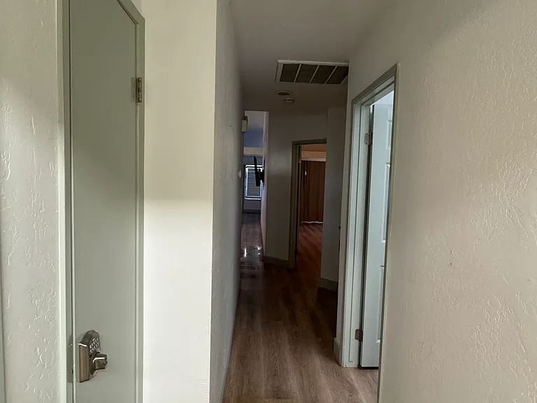 2211 N Pinkham St — Photo 9